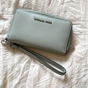 MICHAEL KORS wristlet wallet